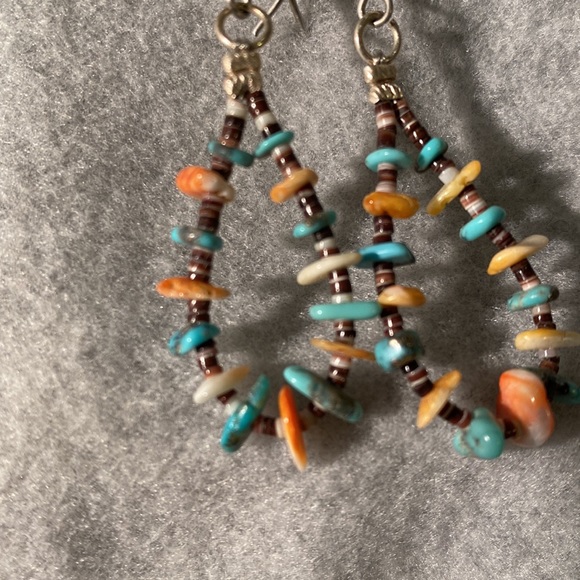 Santa Domingo hoop turquoise and spiny oyster earrings - Picture 2 of 3